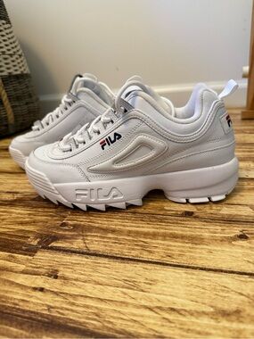 FILA Disruptor II Women's White Chunky Sneaker